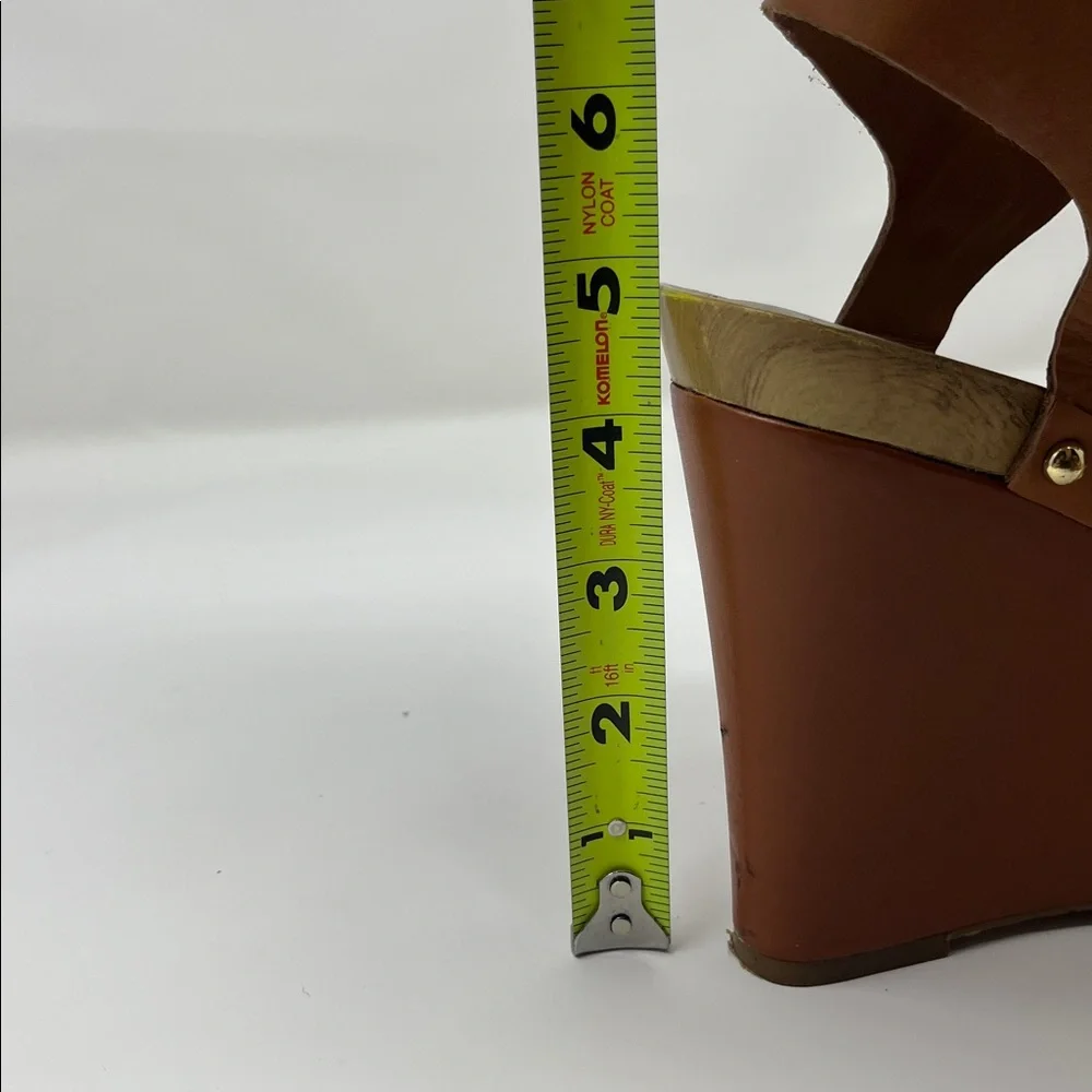 Woman’s Arturo Chiang Brown Patent Leather Wedges Sz 10 / Euro 40‎